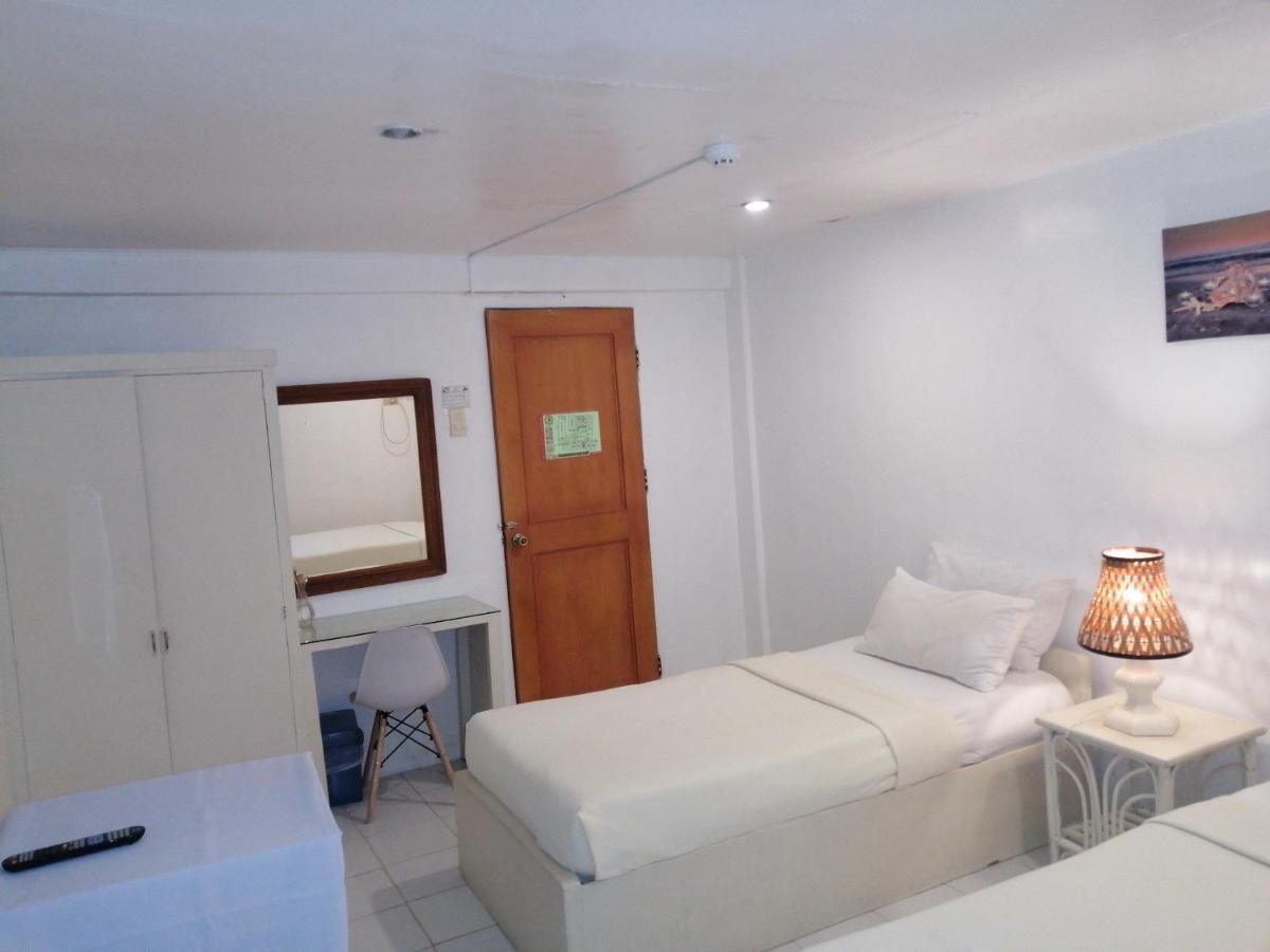 Seabird International Resort Balabag  Bagian luar foto
