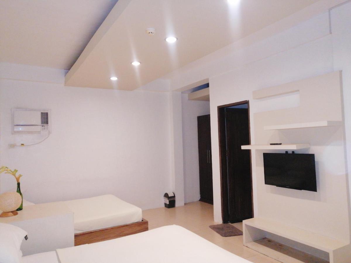 Seabird International Resort Balabag  Bagian luar foto