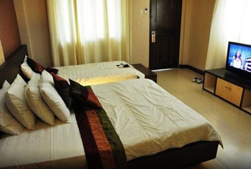 Seabird International Resort Balabag  Bagian luar foto
