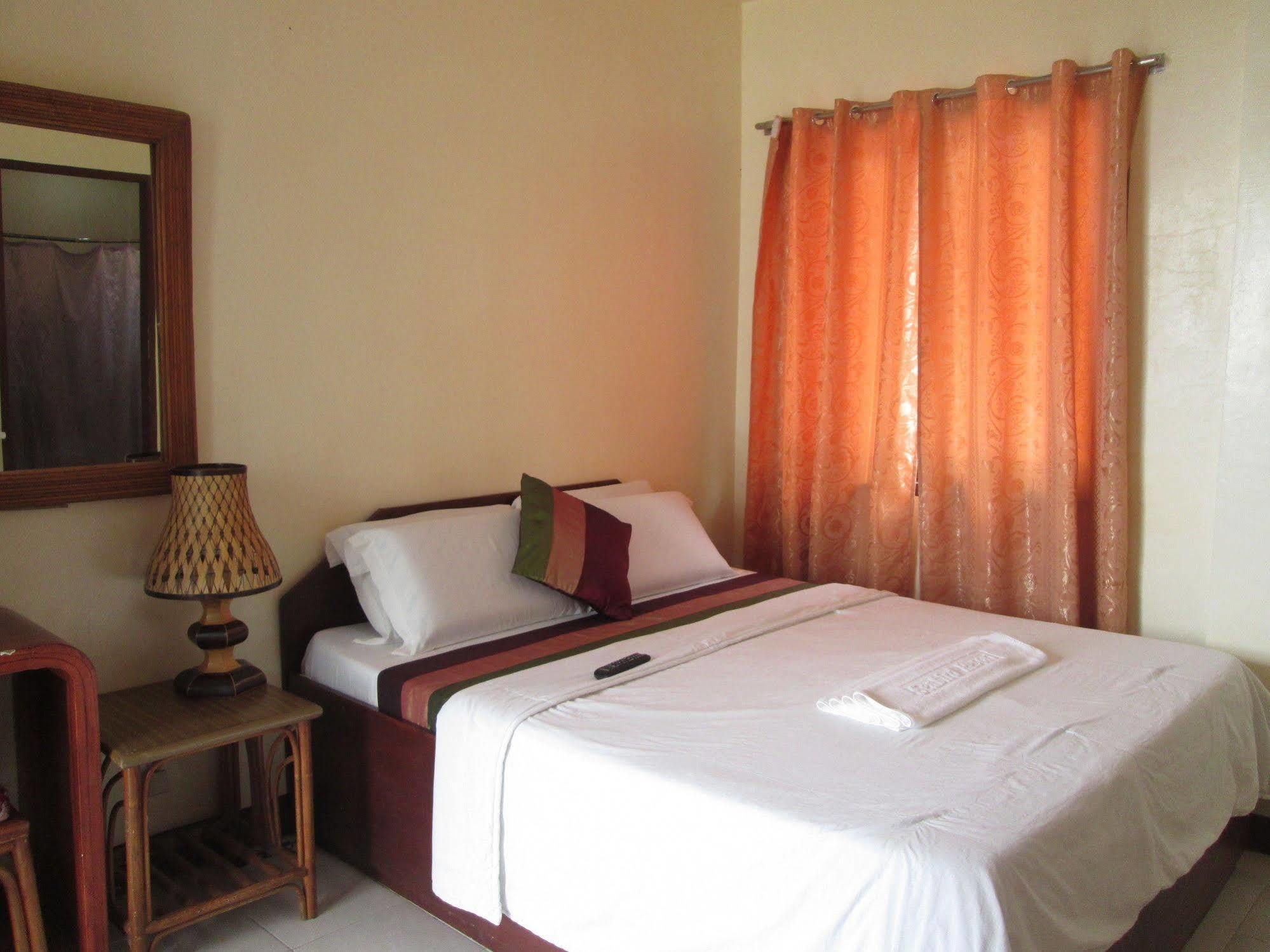 Seabird International Resort Balabag  Bagian luar foto