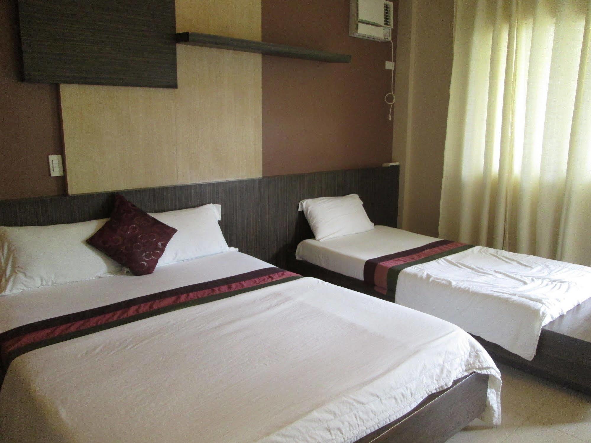 Seabird International Resort Balabag  Bagian luar foto