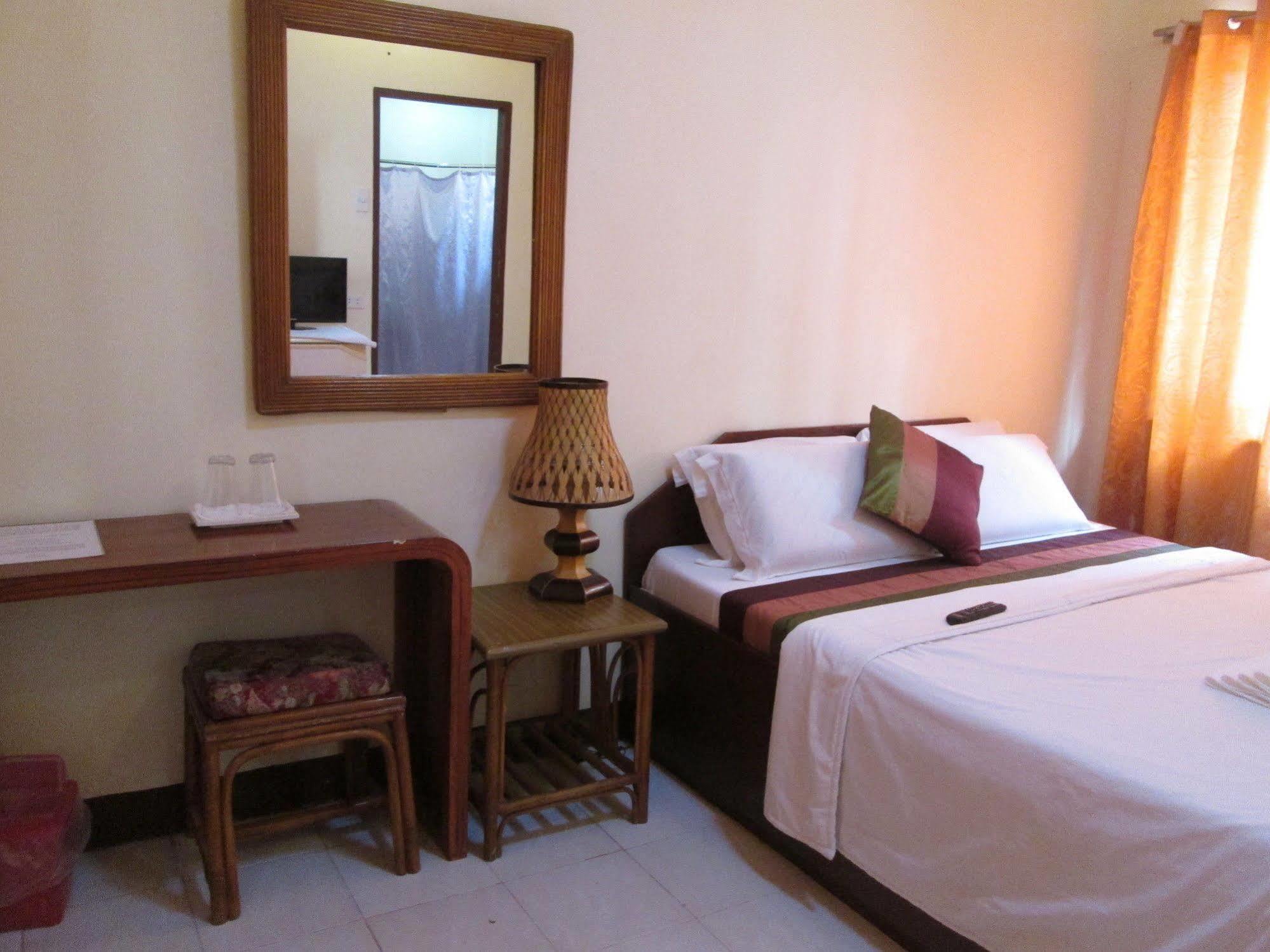 Seabird International Resort Balabag  Bagian luar foto