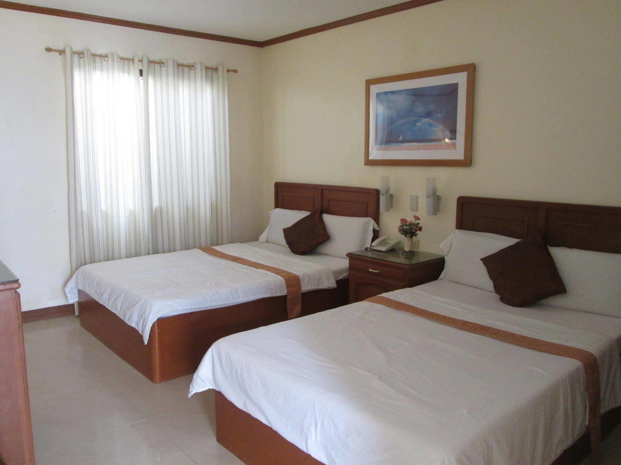 Seabird International Resort Balabag  Bagian luar foto
