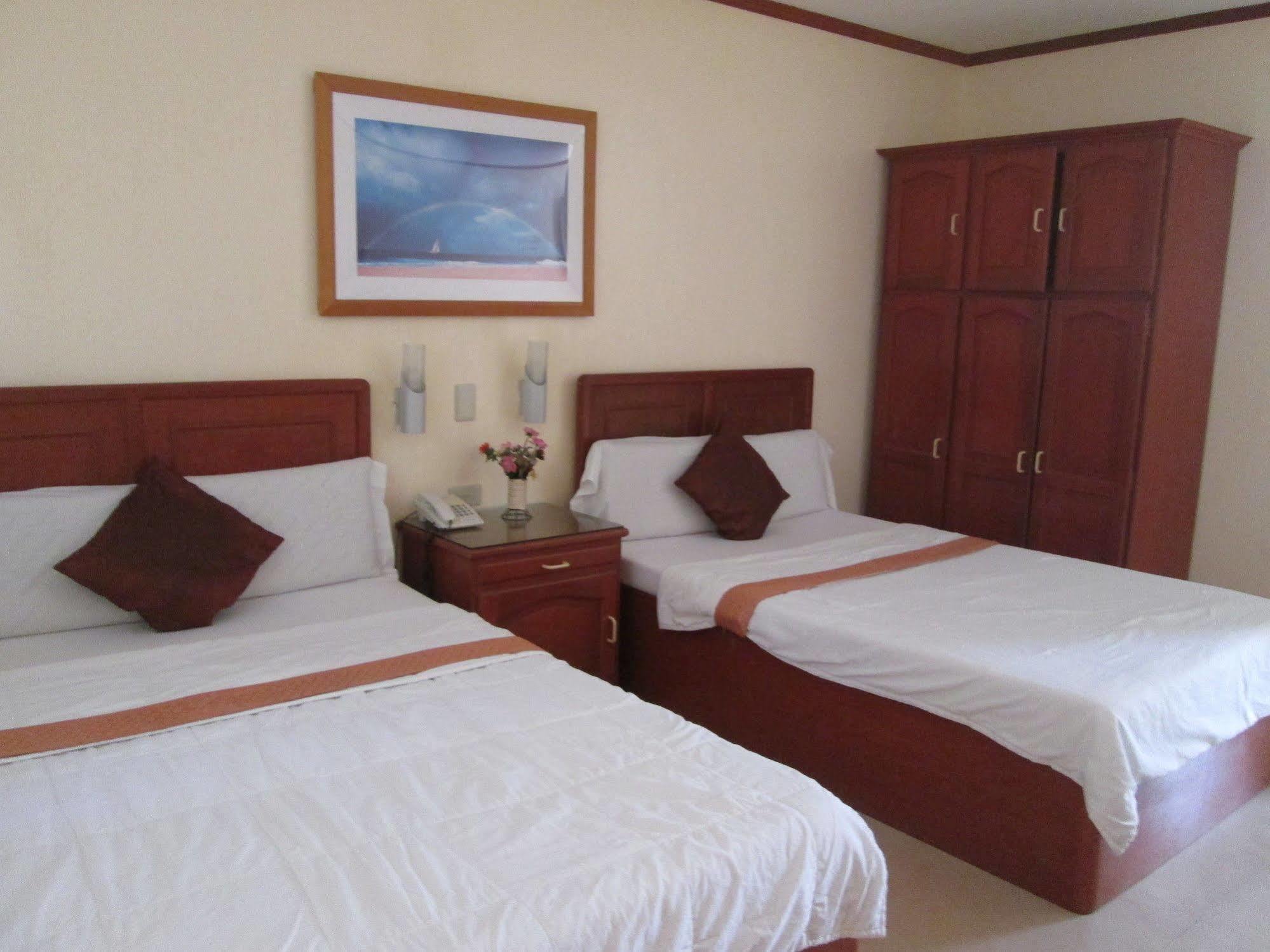 Seabird International Resort Balabag  Bagian luar foto