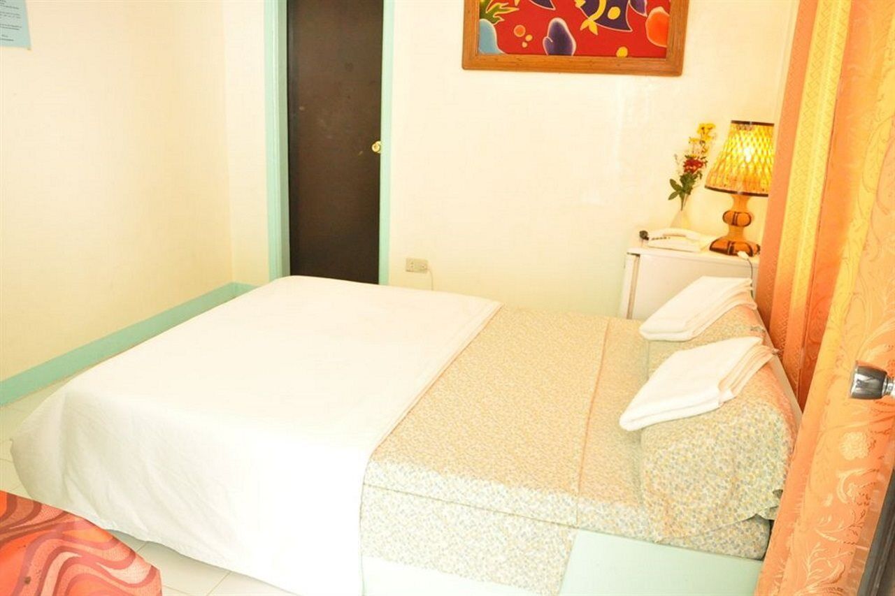 Seabird International Resort Balabag  Bagian luar foto
